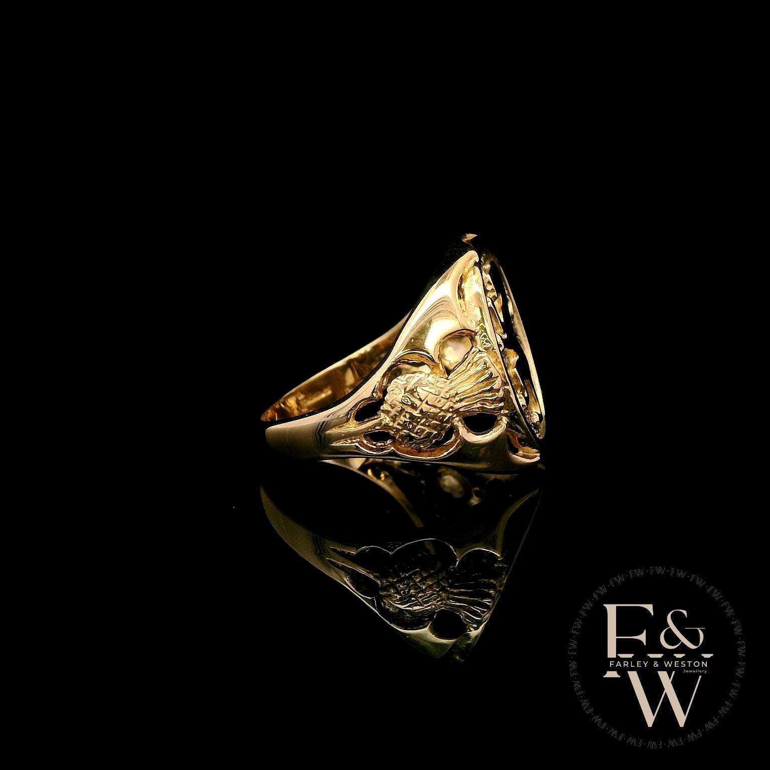 9ct Yellow Gold Royal Lion Signet Ring
