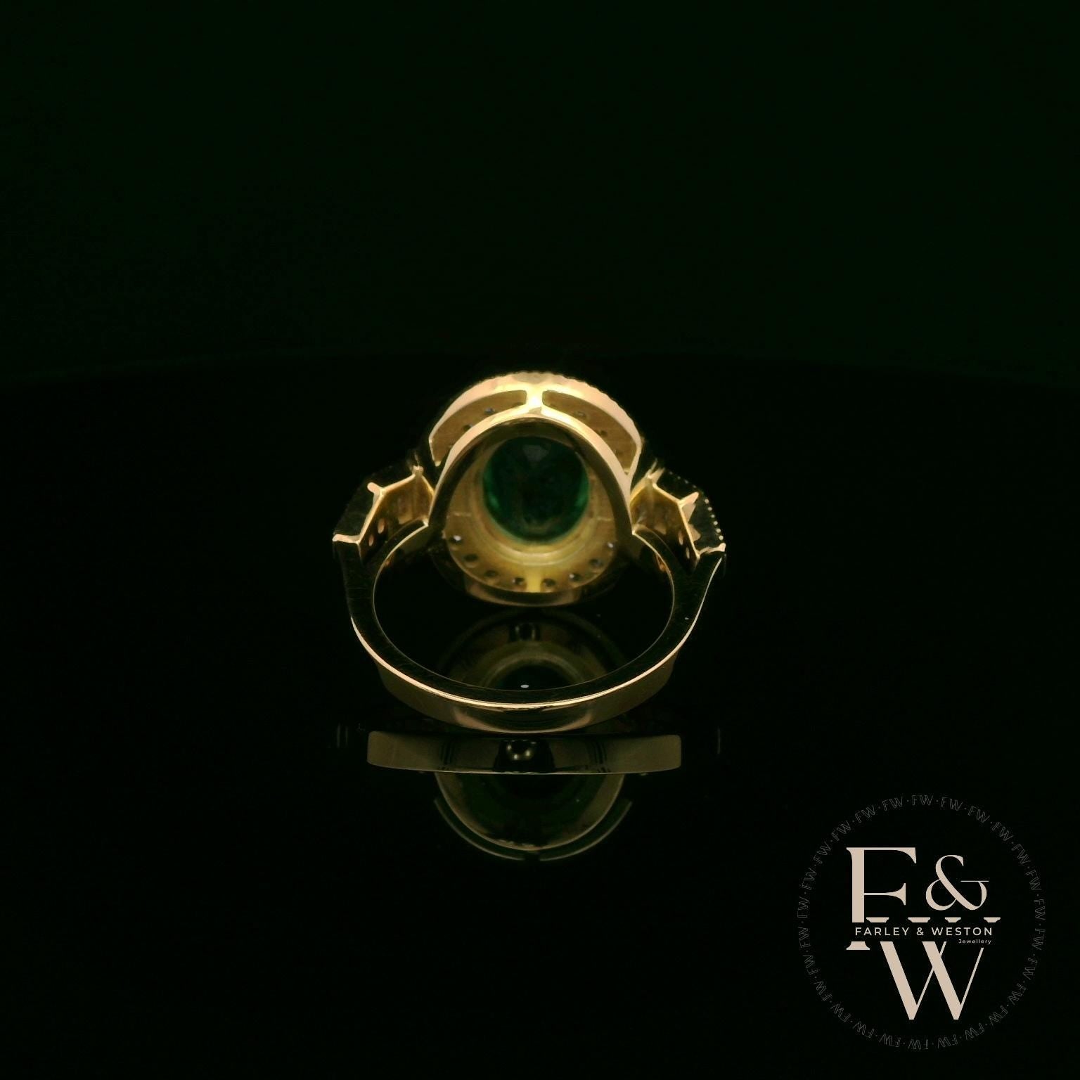 18ct Yellow Gold Oval-Cut Emerald & Diamond Vintage Ring