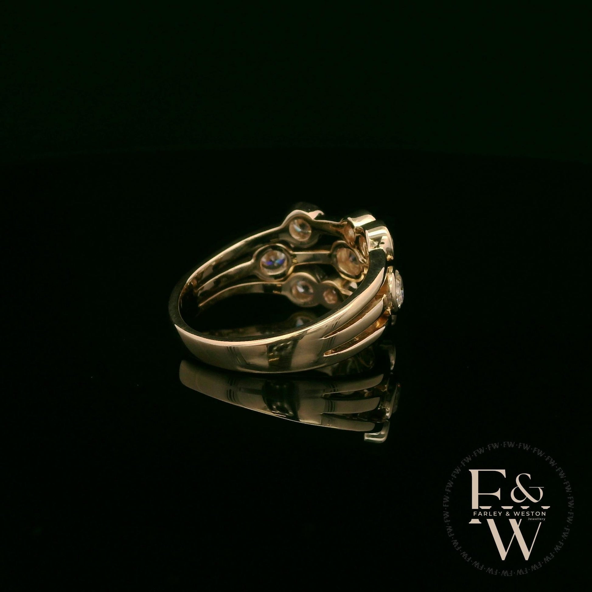 Diamond Unique 9ct Yellow Gold Raindance Ring