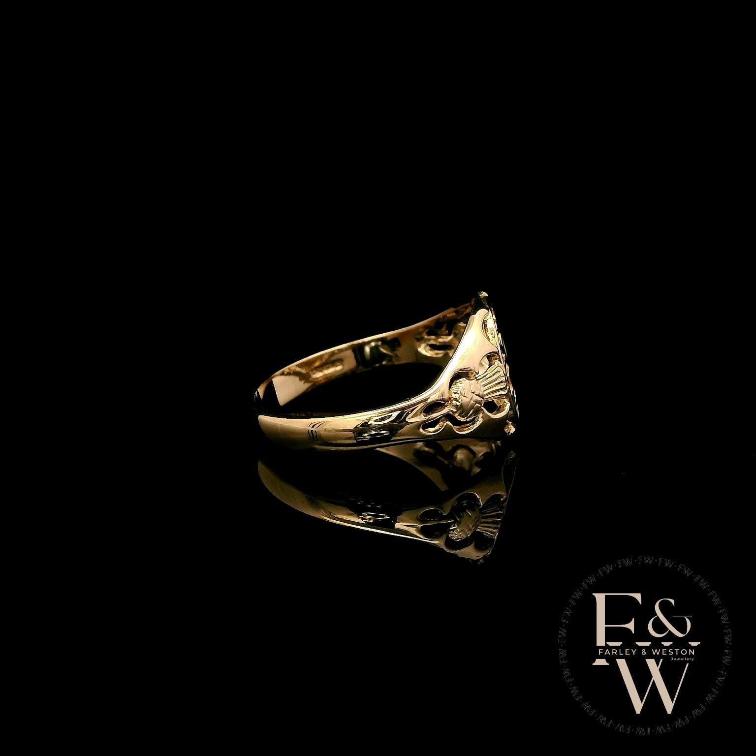 9ct Yellow Gold Royal Lion Signet Ring