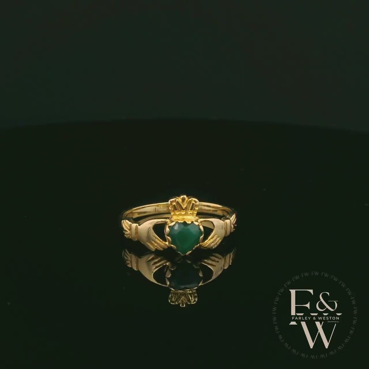 9ct Yellow Gold Heart-Shaped Green Agate Cabochon Claddagh Ring