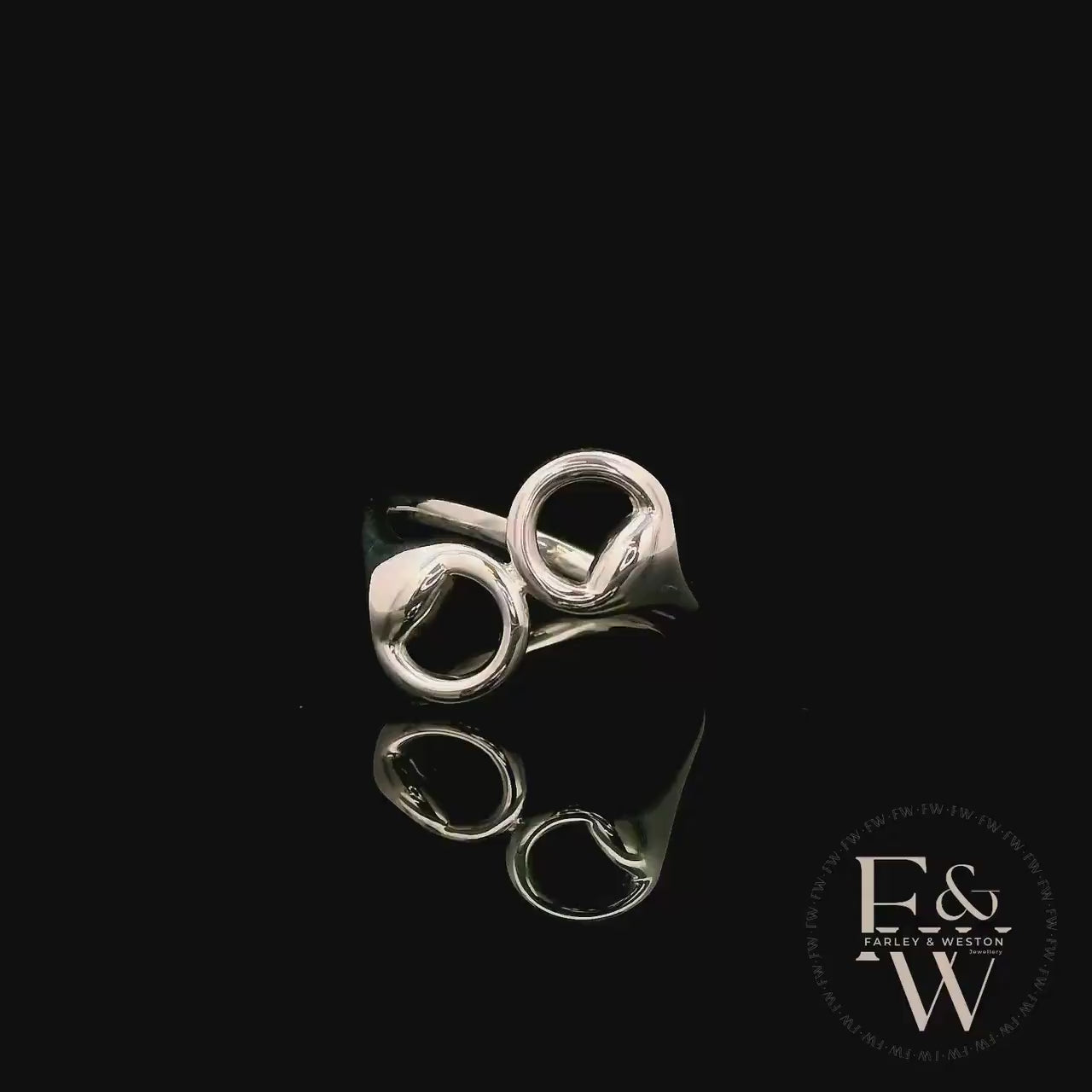 9ct White Gold Horse Shoe Design Ring
